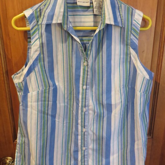 Super Cute Button Down Sleeveless Button Down Top - Picture 1 of 3